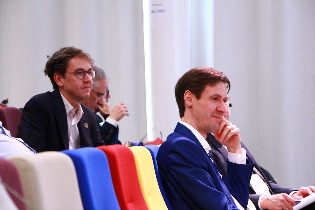 53616742996_7fbc0cae76_b